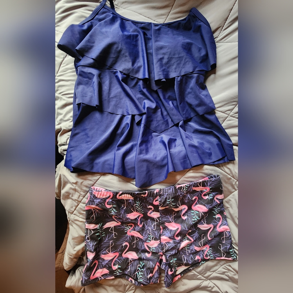 Blue Layered Women's Tankini With Flamingo Boy Short Bottoms Size Lg